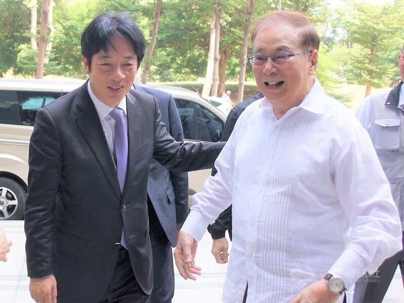 卸下閣揆成平民志工　張俊雄政壇身影成典範