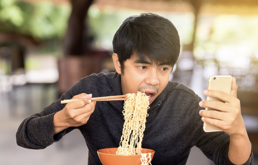 影音當餐伴　泰國掀收視新潮