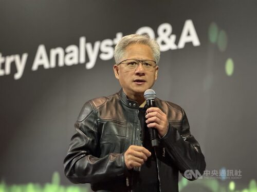黃仁勳：中製晶片只落後幾奈秒  輝達出口符美國利益