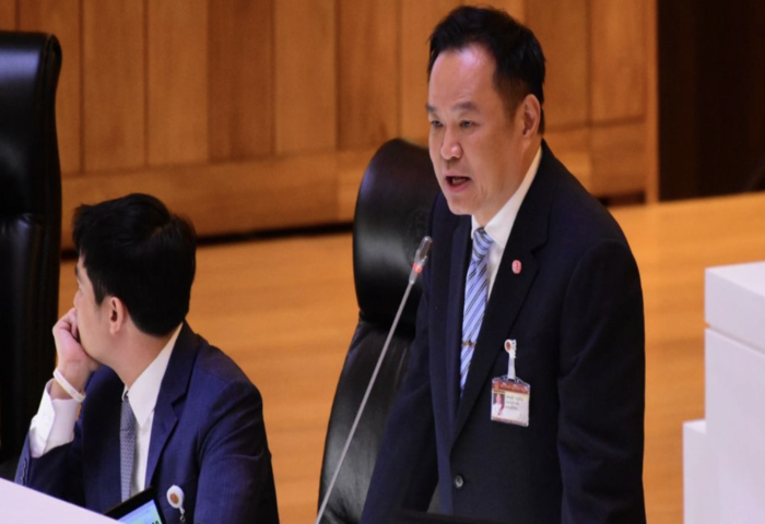 國會質詢掀波　總理否認涉私利案