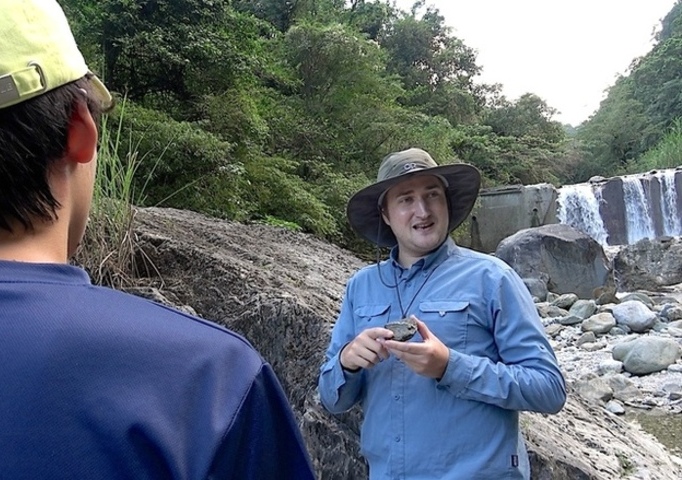 美YouTuber讚花東岩石天堂　台灣多元韌性如蛇紋岩