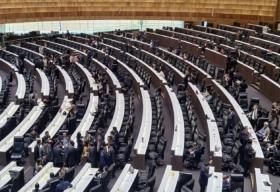 兩版修憲草案過關　為泰草案遭否決卡參院門檻