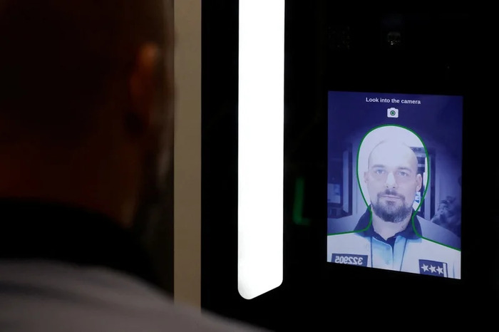 歐盟數位出入境系統上路　布魯塞爾機場現排隊人龍