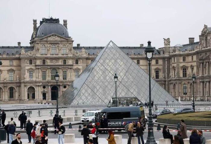 法國羅浮宮搶案至少2展品失竊　內政部長：正詳細盤點