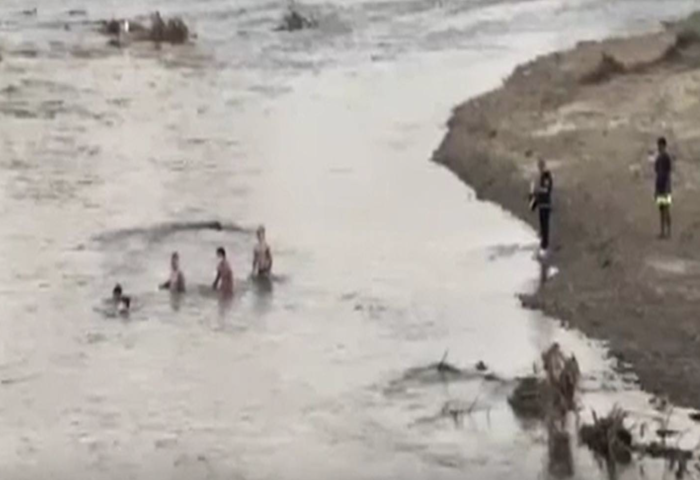 百名中國詐騙犯潛逃　游越湄伊河入境泰國