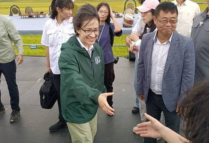 蕭美琴再訪池上秋收稻穗藝術節  與鄉親共賞演出