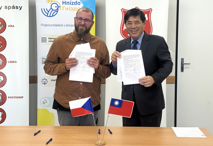 台灣捐助捷克救世軍團  助烏克蘭青少年重建生活