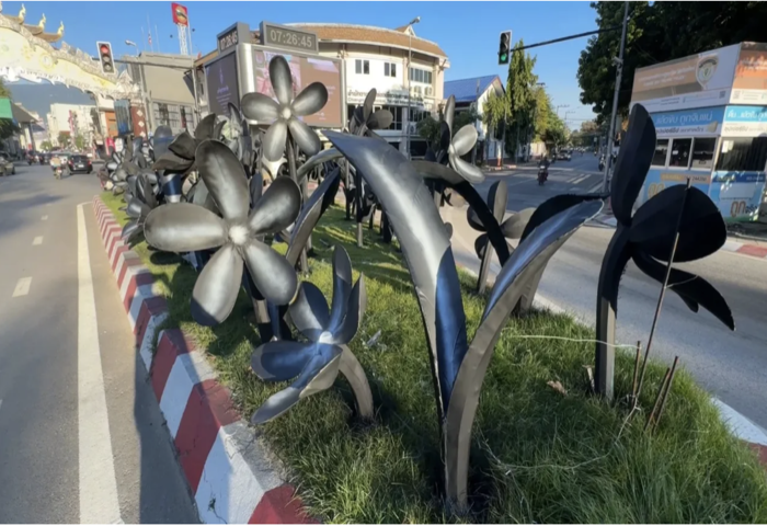 清邁花飾變黑　民眾批破壞傳統