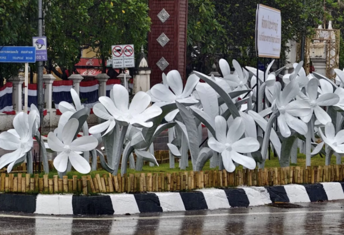 清邁花卉雕塑改漆白色　回應民眾批評