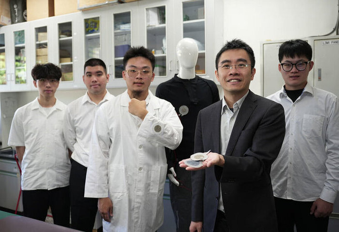 興大研發AI聽覺衣服  可遠端聽診、與機器人聊天