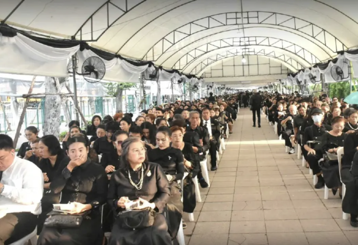 曼谷市府總檢　迎民眾朝拜王太后