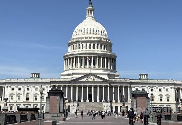 美參議院通過結束政府關門法案　送交眾院審議