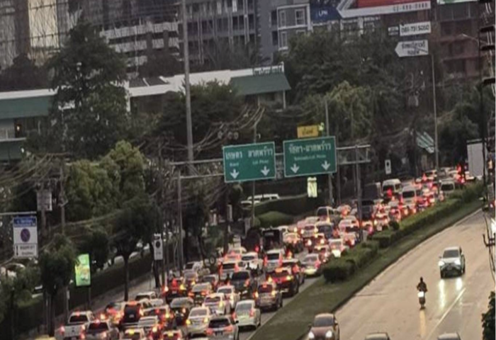 曼谷清晨暴雨　多處積水成災