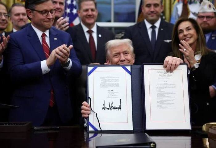 川普簽署法案　終結美國史上最長政府停擺