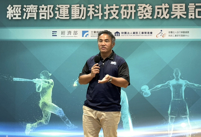 經部展示棒球科技「台灣鷹眼」　張泰山現身喊讚