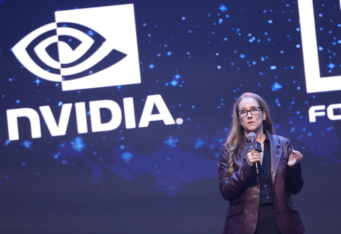 鴻海明年在台打造27兆瓦GB300資料中心　拚主權AI