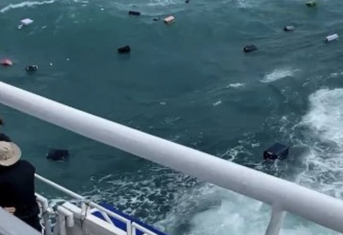 蘇梅航線遇風浪　渡輪行李落海釀旅客受損