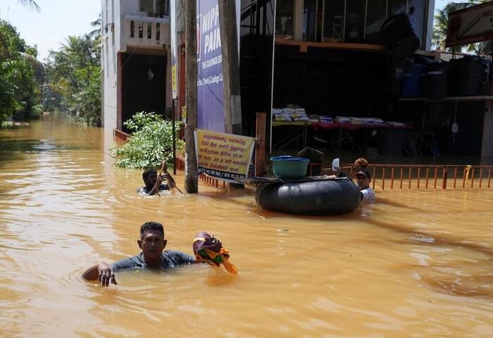 豪雨狂炸4國奪近千命　斯里蘭卡、印尼軍方進駐災區馳援