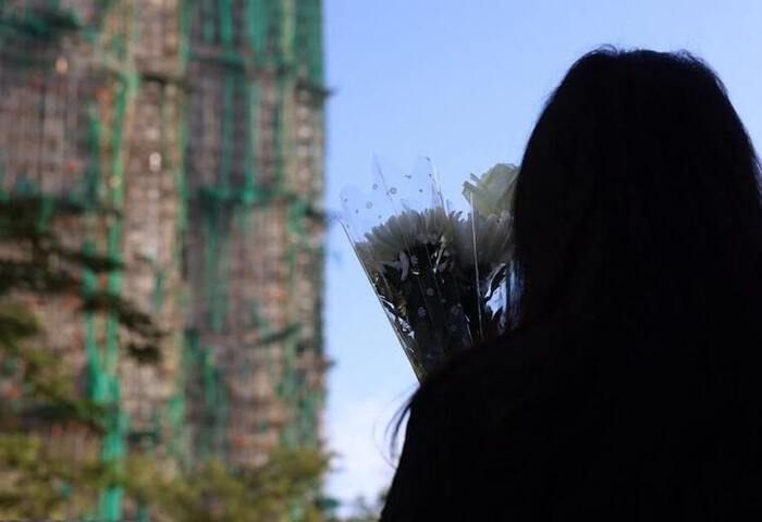 香港宏福苑大火一週  港人在傷痛與疑問中追尋真相