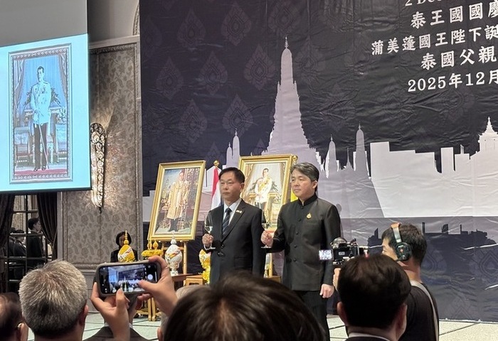 泰國國慶悼念王太后　駐台代表文那隆帶領默哀93秒