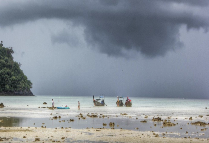 冷氣團南壓致風雨增強　泰國上半部清晨轉涼