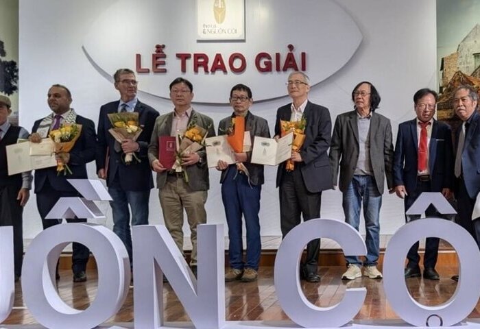 台文詩人越南獲文學貢獻獎  筆墨詩歌深化台越理解