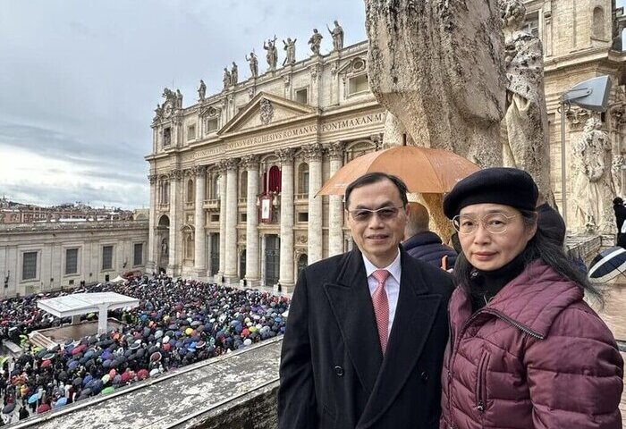 駐教廷大使賀忠義夫婦　出席教宗耶誕彌撒與文告儀式