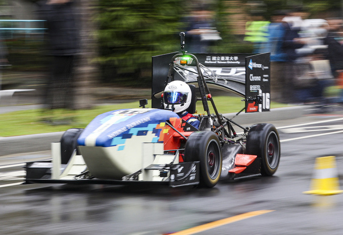 台大賽車隊征戰日本獲大獎　研發設計募資駕駛全由學生包辦