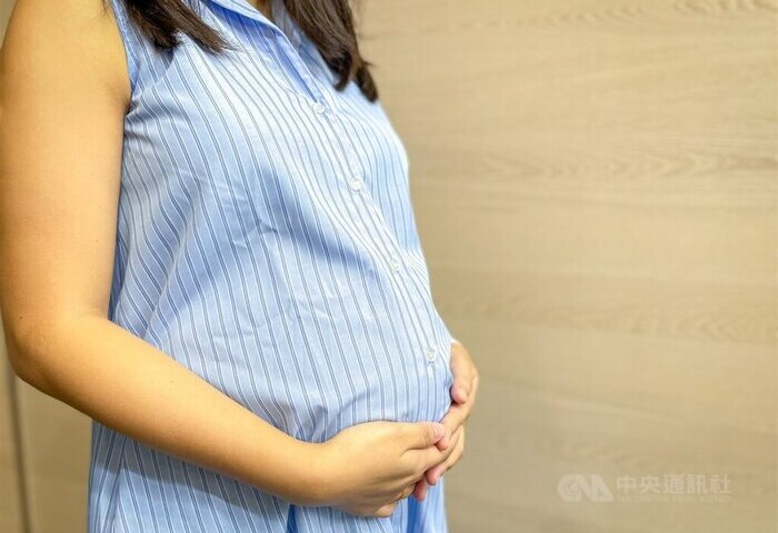 112年人工生殖女性平均38.2歲創新高 醫界憂補助難提生育率