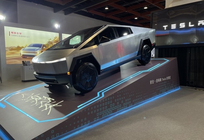 台北車展聚焦新能源車　特斯拉電動皮卡、機器人亮相