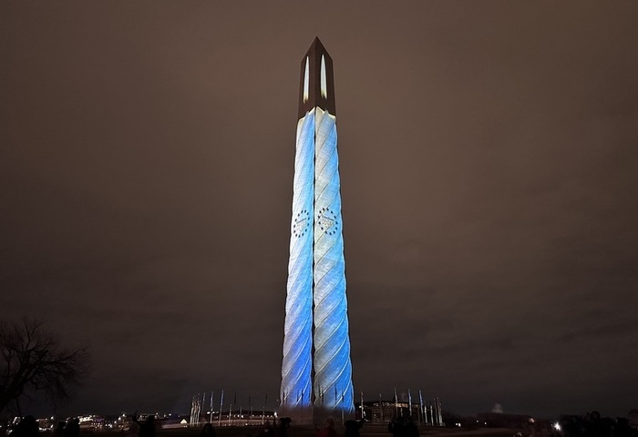 喜迎2026華府地標變身蠟燭　為建國250年慶典揭幕