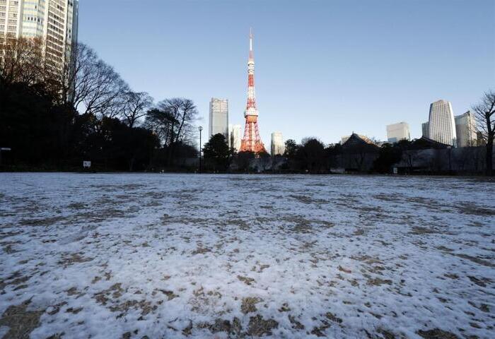 日本東京與橫濱下初雪　淺草寺雪花飛舞【影】