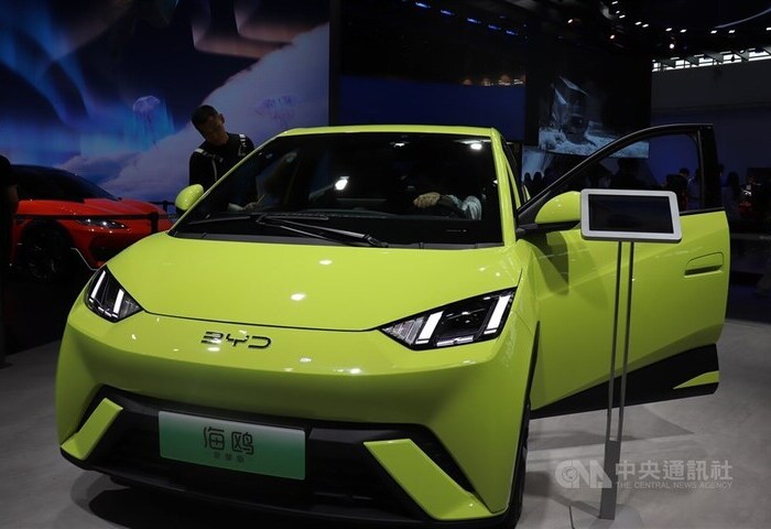 比亞迪2025年銷量超越特斯拉　全球電動車龍頭易主