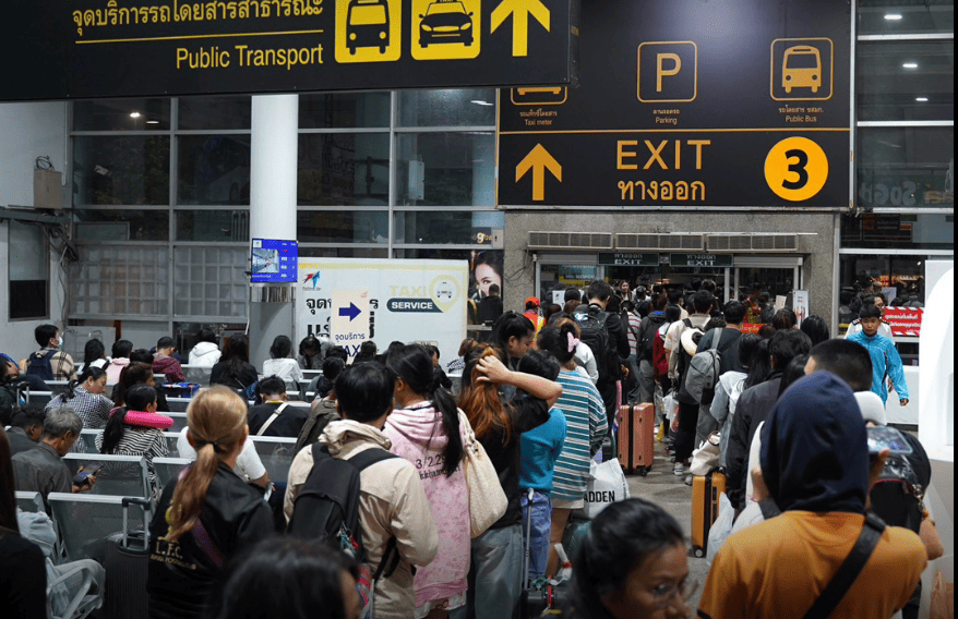 新年返鄉潮湧現　泰國巴士10天載運逾120萬人次