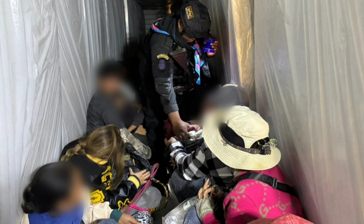 邊境嚴查非法入境  37 名柬埔寨籍人士藏匿貨車遭攔截