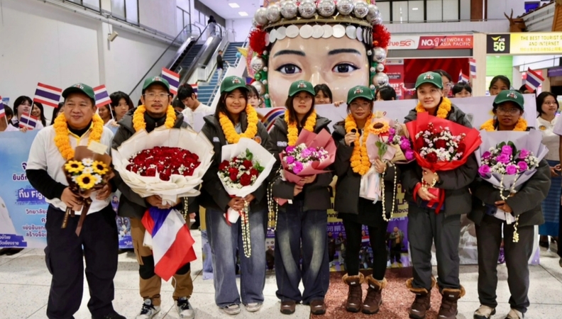 清萊高職生勇奪國際雪雕冠軍「Fighting Frost TH」凱旋返鄉