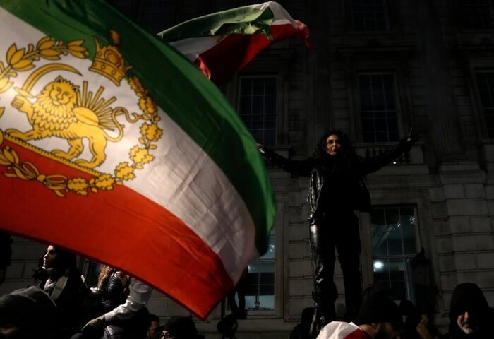 伊朗血腥鎮壓示威數百死　多國民眾集結聲援