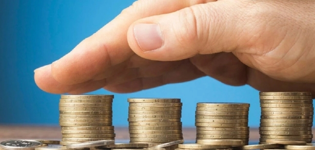 建築吊臂壓毀列車釀傷亡　住房銀行推緊急紓困方案