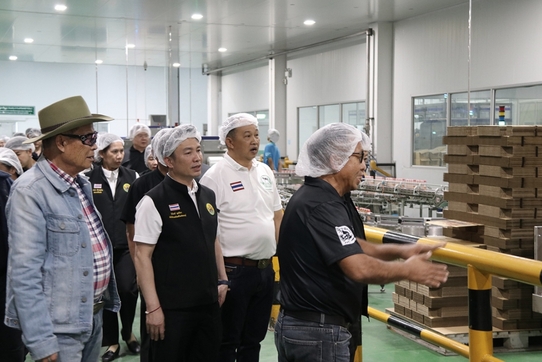 生乳過剩壓力升溫　合作社以粉乳與起司分流產量