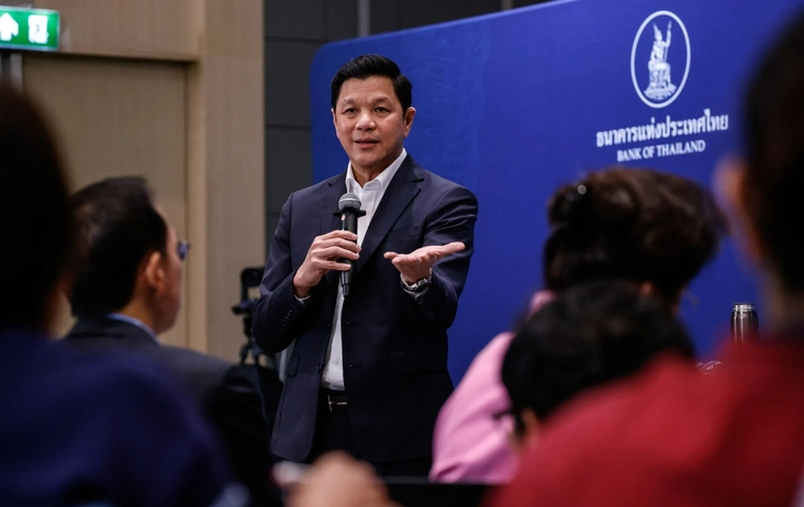 出口下滑消費放緩　央行快速清債救市