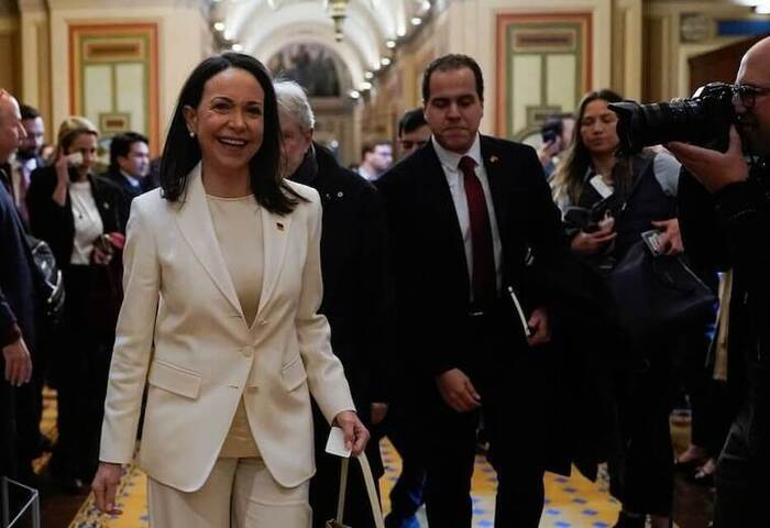 馬查多赴白宮會川普　獻諾貝爾和平獎章爭取影響力