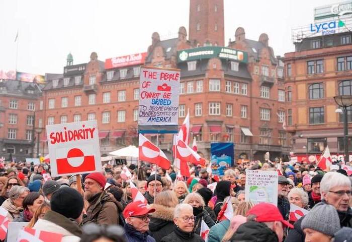 丹麥民眾走上哥本哈根街頭　反對川普接管格陵蘭【影】