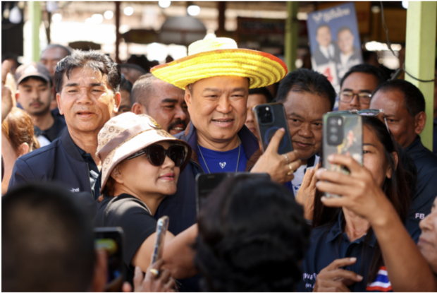泰大選倒數搶選票　各黨領袖密集掃街