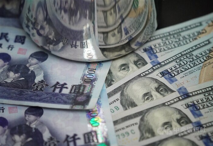 新台幣貶值　國銀去年11月底外幣存款15.2兆創新高