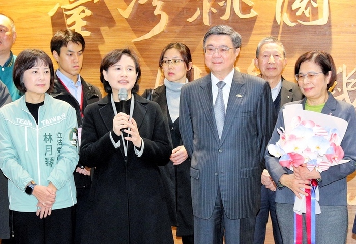 鄭麗君率關稅談判團返台：台灣技術產業成為世界關鍵力量