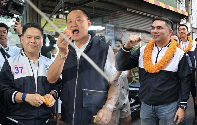 阿努廷走訪曼谷賽邁區　坦言曾失落、爭取再給機會