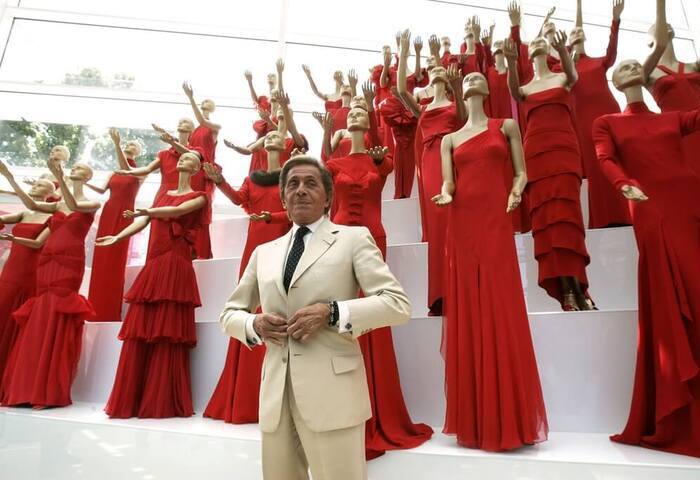 范倫鐵諾「我只喜歡美的事物」　經典紅色美學留下半世紀傳奇