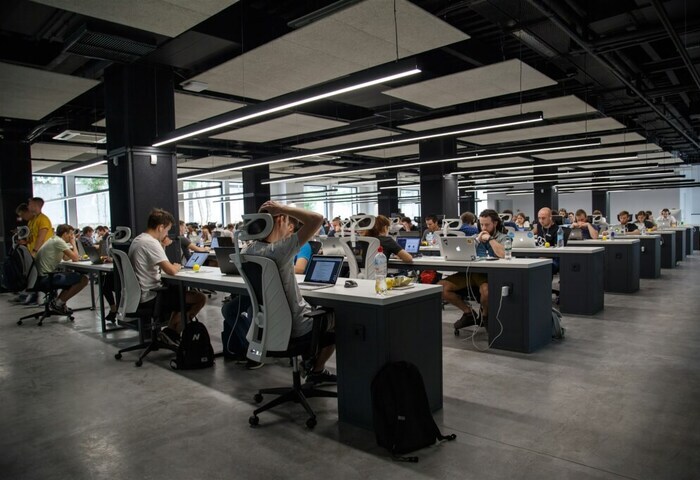 AI衝擊職場Z世代最焦慮　8成勞工自認將受影響