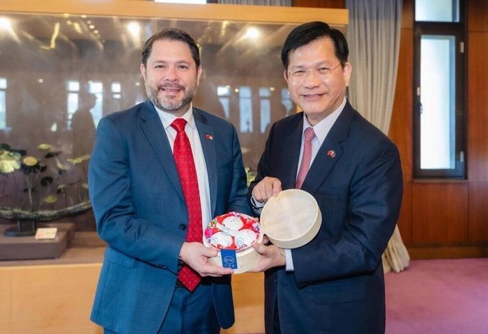 林佳龍歡迎美參議員加勒戈　盼台美互補優勢