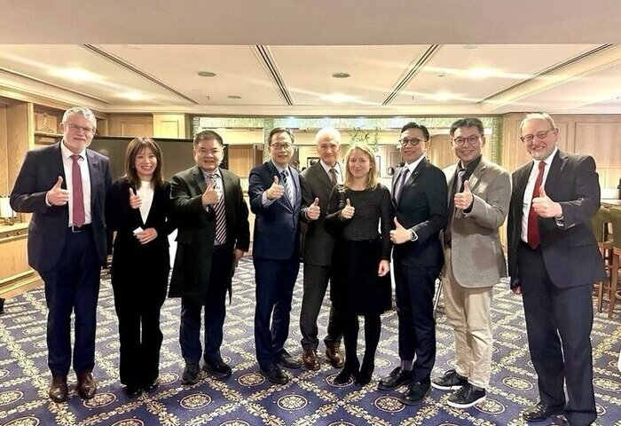 柏林政治科技高峰會 台跨黨派立委分享台灣經驗